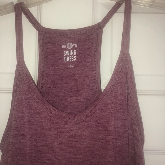 Razorback dress - Picture 2 of 3